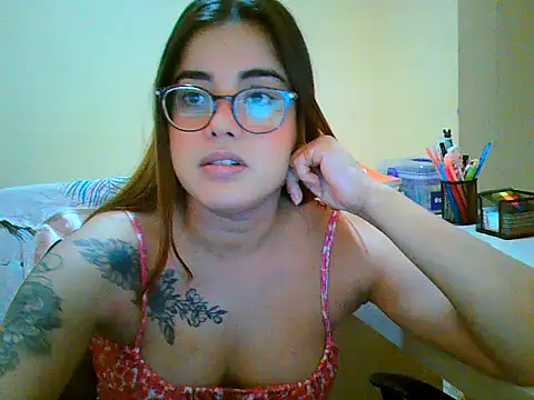 maliamiller online show from November 26, 10:00 pm