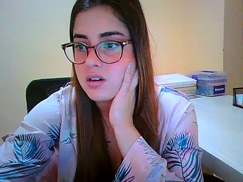 maliamiller online show from November 30, 11:25 am