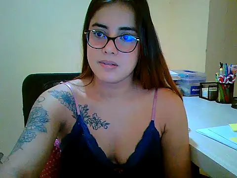 maliamiller online show from March 25, 12:19 pm