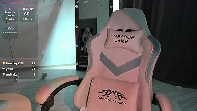 Lana Younes online show from April 15, 1:11 pm