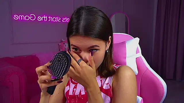 Snapshot of PollyLanders chatting on September 14, 6:33 am PollyLanders online show from September 14, 6:33 am