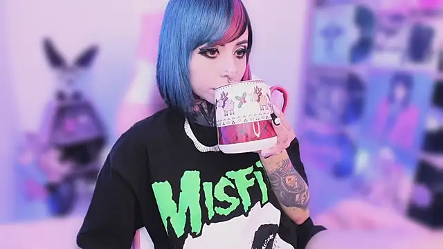 NikkiRamone online show from November 6, 3:34 am