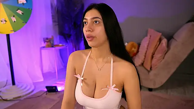 BetsyGonzale online show from March 6, 5:13 am