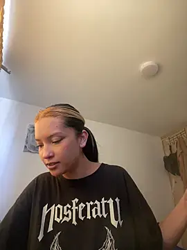 baby lizy online show from November 10, 9:21 pm