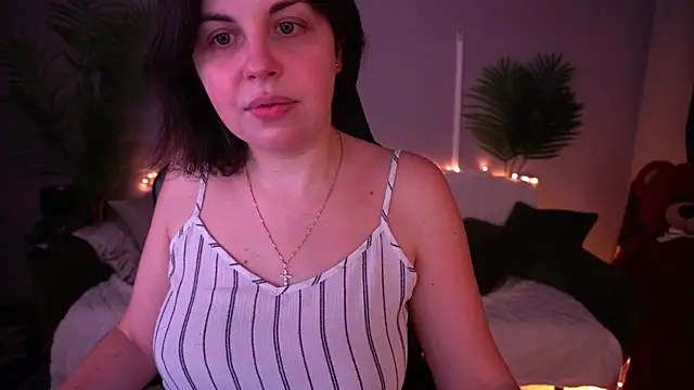 MirandaWong online show from April 9, 5:32 am