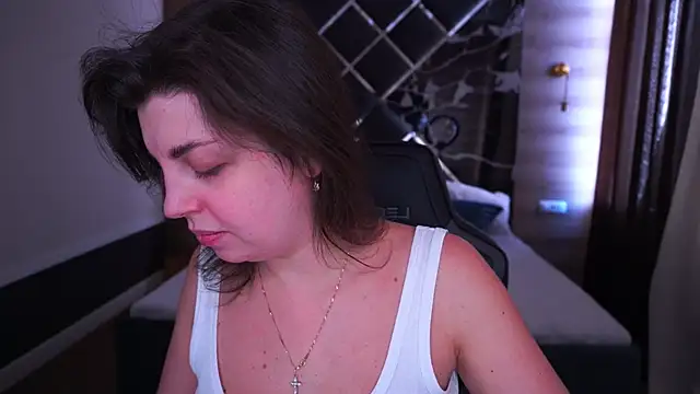 MirandaWong online show from September 27, 6:20 am