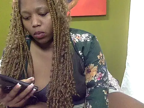 Snapshot of GoldenPussyXOXO chatting on October 23, 3:34 am GoldenPussyXOXO online show from October 23, 3:34 am