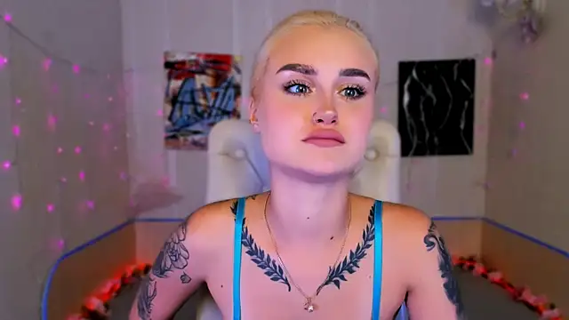  Ravenaa online show from October 19, 3:58 pm