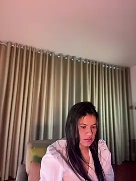 Alice Biel online show from July 30, 10:10 pm