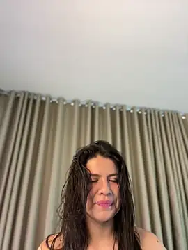 Alice Biel online show from June 20, 1:25 pm