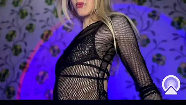 Evvie Summn1 online show from December 14, 3:40 pm