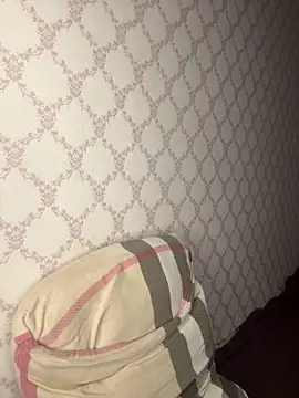 Evvie Summn1 online show from April 19, 2:39 pm