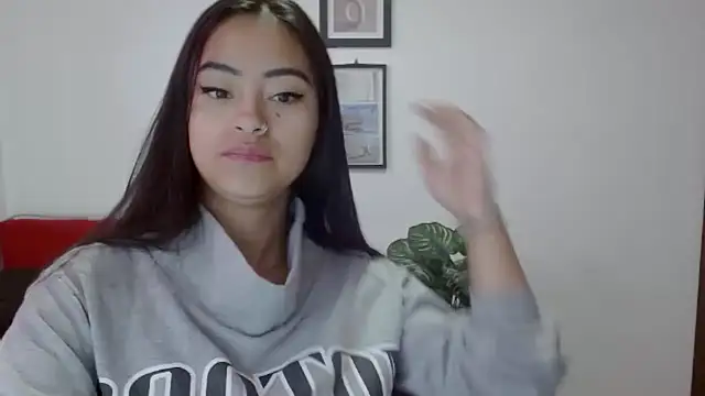 NatalyEscobar lx online show from April 11, 1:48 pm