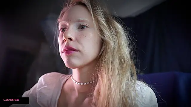  Phantom thread  online show from November 10, 10:54 am