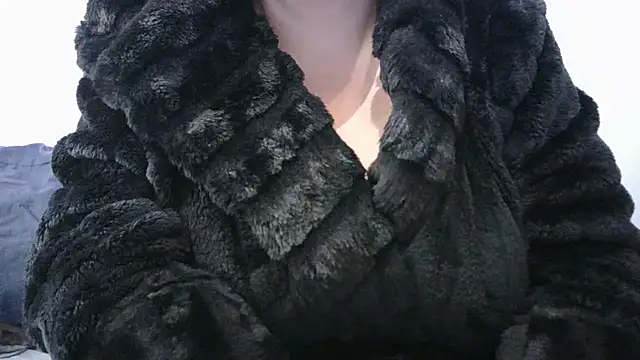 busty-bella1 online show from September 29, 9:25 am