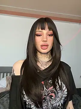 madelinexx online show from April 2, 1:41 pm