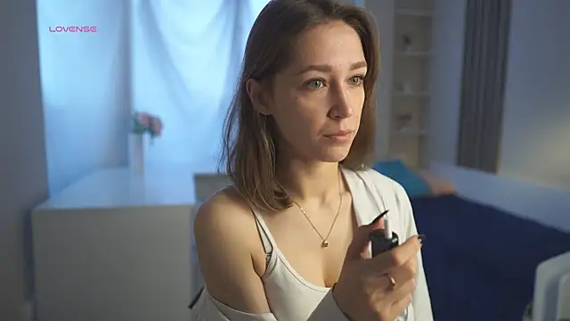 RennieLewis online show from September 25, 4:11 am