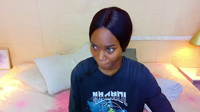 Chocolatte bar online show from March 13, 2:07 pm