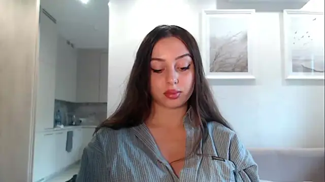 courtneyPerfect online show from September 23, 1:42 pm