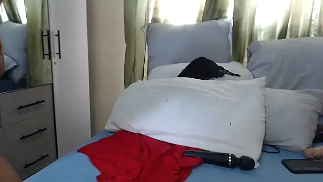 Foxybrownxx1 online show from November 12, 7:50 am