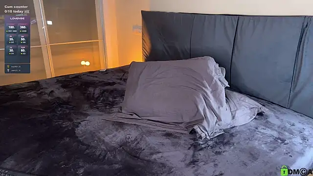 mirai meeow online show from November 11, 5:32 pm