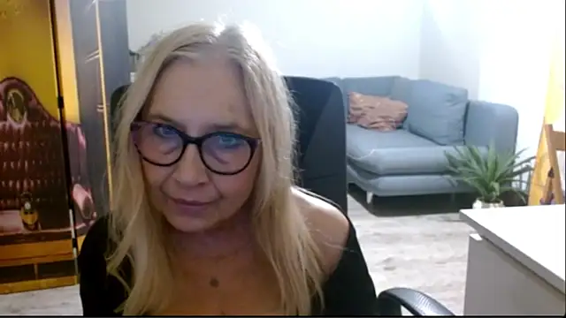 sofia xkiss online show from December 3, 3:03 pm