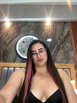 BellaPeers  online show from March 2, 11:50 am