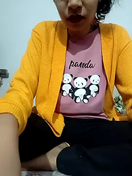 Aimeesha online show from November 18, 8:10 pm