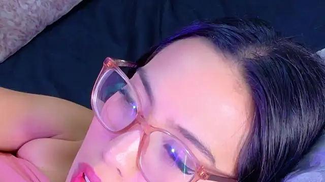 KylieWhite online show from October 10, 3:39 pm