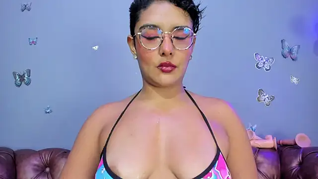 Kaira mosse online show from October 26, 1:06 pm