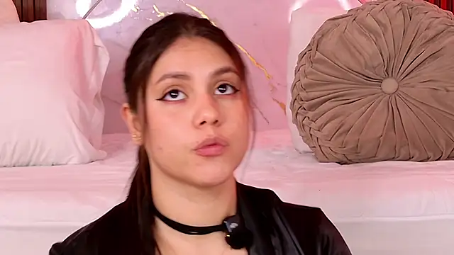 pamelajons  online show from February 23, 12:15 pm