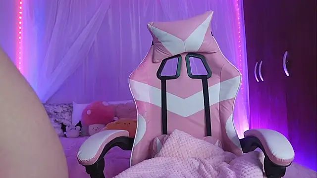 Lilou albrecht online show from March 25, 1:03 pm