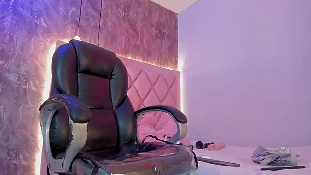 megan 100 online show from June 2, 6:20 pm
