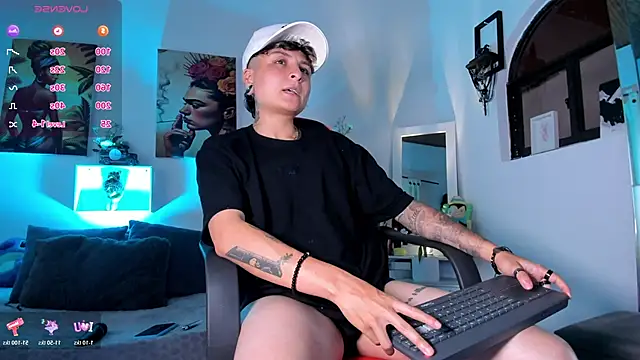 ZuryRamirez  online show from December 5, 9:05 pm