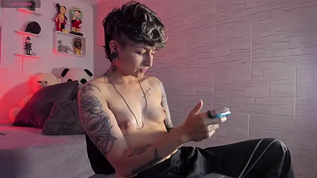 Snapshot of ZuryRamirez_ chatting on October 16, 7:05 pm ZuryRamirez  online show from October 16, 7:05 pm