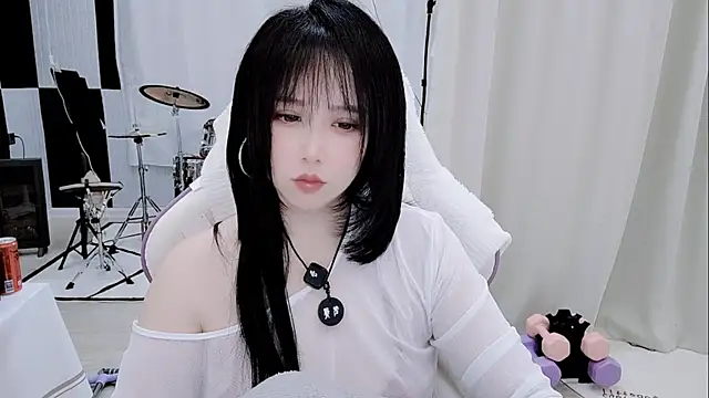 Vaness-a online show from April 20, 8:39 am