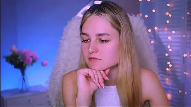 DeboraLarson online show from October 3, 7:13 am