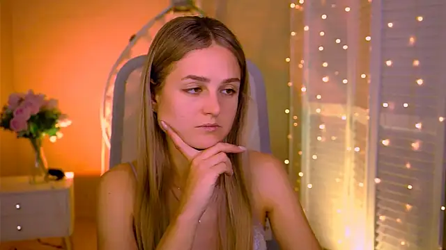 DeboraLarson online show from July 18, 5:11 am