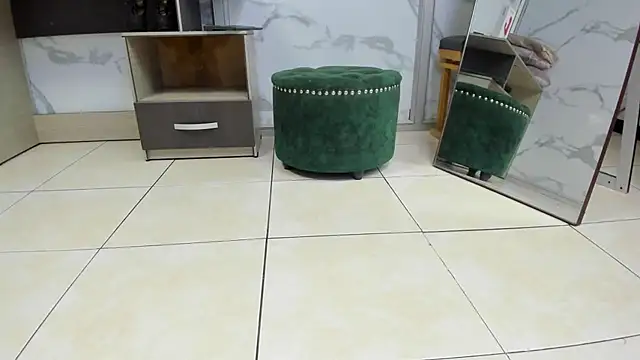 AmiraDulcee online show from April 14, 2:50 pm