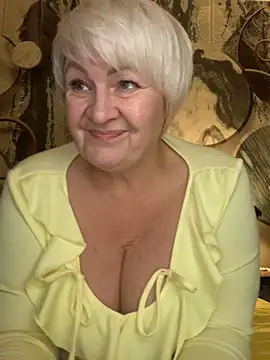 Laura Millf online show from November 21, 4:31 pm