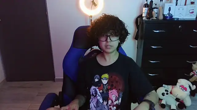 thomascooper7 online show from October 31, 2:57 am