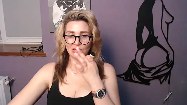  sexy lady online show from June 24, 12:37 pm