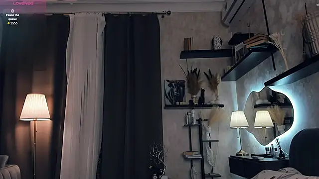 AnitaaClark online show from October 10, 7:30 pm