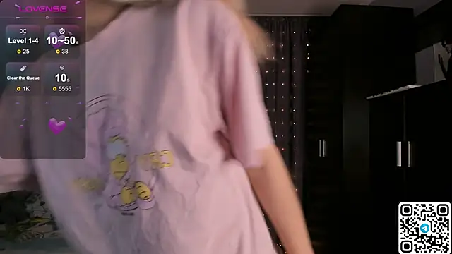 LivyyBossom online show from March 15, 5:04 pm