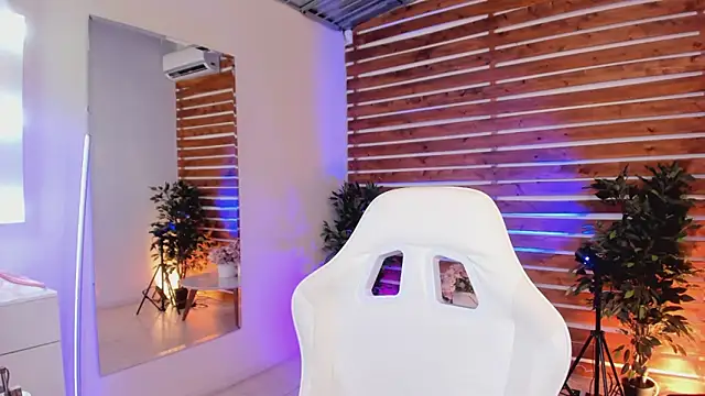 Sapphire Venuss online show from April 18, 12:46 am