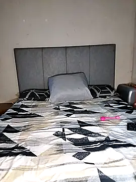 ThickPearlx23 online show from February 6, 5:11 am