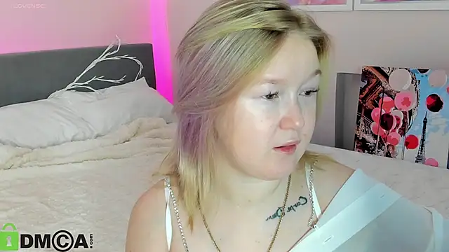 Sara Robinson online show from October 12, 2:25 am