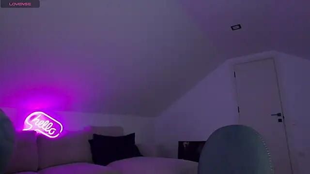 KhloeK online show from April 1, 7:53 am