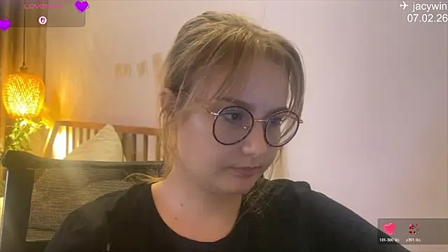 JacyWinslat online show from February 7, 1:59 pm