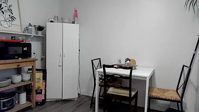 Kittyymaze1 online show from April 1, 12:39 pm